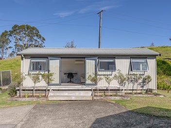 A TRUE PARKLAND RETREAT