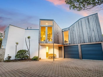 Much-Loved Family Home, Unbeatable Views