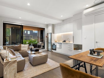 Premium entry level | Private entry