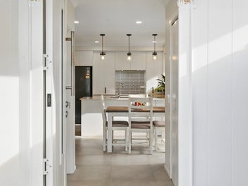 Papamoa Vibes: Modern, Sunny, Ready to Impress!