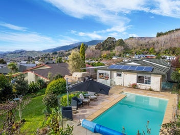 Iconic Richmond living with spectacular views