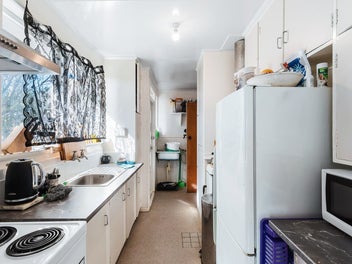 5-bedroom income earner