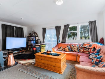 5-bedroom income earner