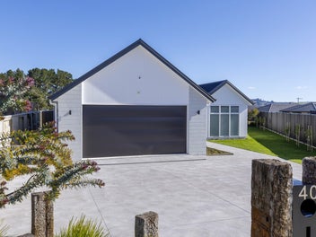 Relaxed living with sunset charm