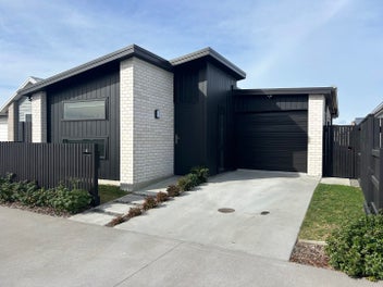 Image 1 of 20