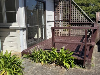 Image 1 of 7