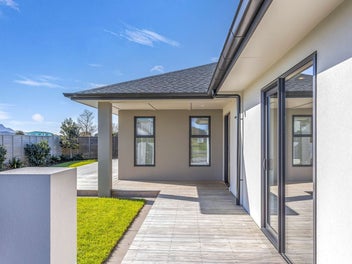 MAGNIFICENT NEW BUILD WITH SEPERATE GUEST WING