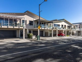 Premium Townhouse with Panoramic Ocean Views