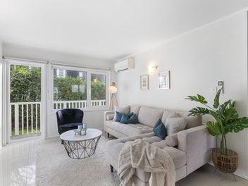 Stroll To Remuera Village