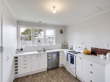 Renovated, Ready And Room For Everyone!