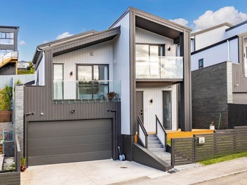 Contemporary Elegance in Orewa