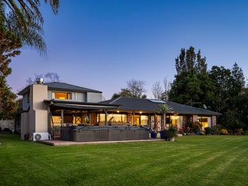 Exceptional family lifestyle, views and location