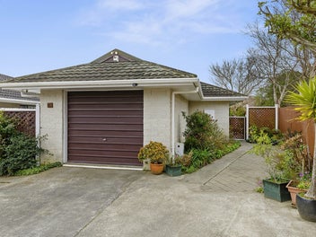 Immaculate, Low Maintenance, 3 Bedroom Gem