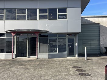 Image 1 of 7