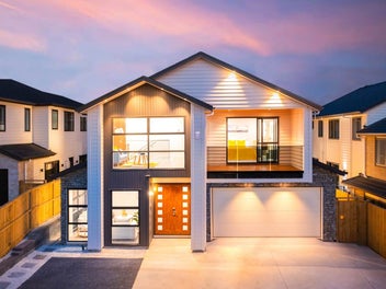 7 Bed, 5 Bath Zoned Mission Heights Primary