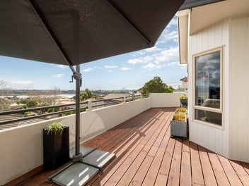 Elevated Welcome Bay Living with Room to Grow