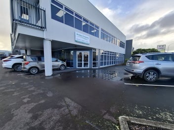 Image 1 of 7