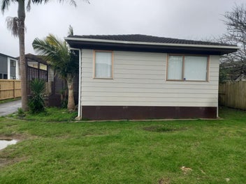 SINGLE PIECE 3 BED HOME RESITED & PILED