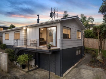 AFFORDABLE HOME + SEAVIEWS!