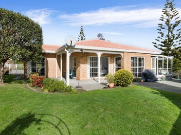 Peaceful, Private, Perfectly Positioned Orewa Gem