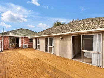 Large Multi-Generational Dwelling 160sqm+