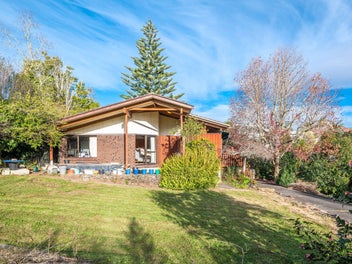 Prime landholding with outstanding opportunity