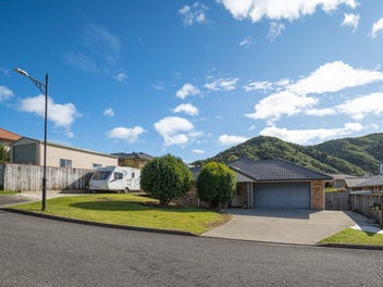 Space, Style and Serenity in Sought-After Waikawa