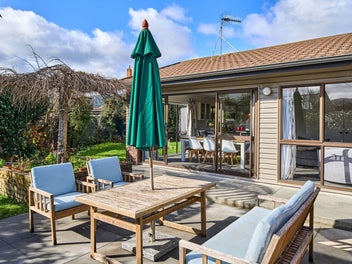 Peaceful & private home with motivated vendors!