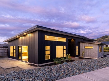 Immaculate, Modern & Effortless Living