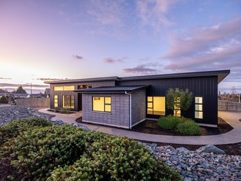 Immaculate, Modern & Effortless Living