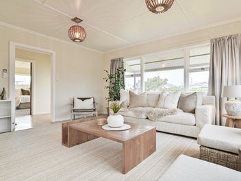 Parkvale poolside living!