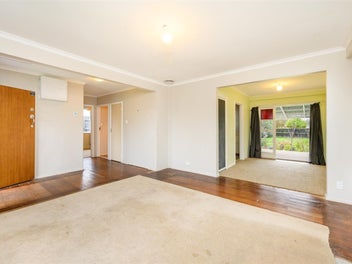 TEAM LEWIS - CUTE HOME CLOSE TO CBD