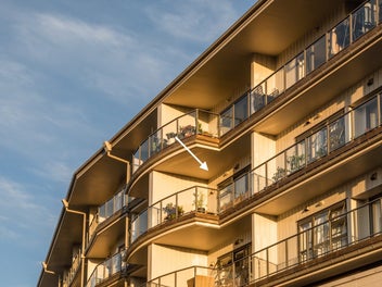 Price Reduced! Sunset views + 2 Car parks...