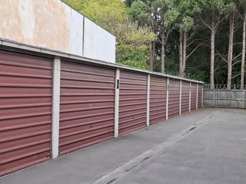 Image 1 of 6