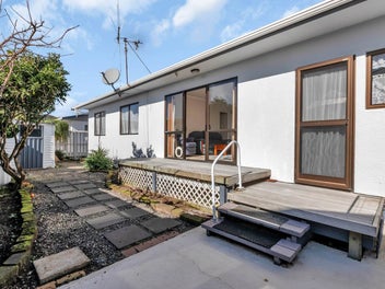 Light, Bright & Effortless Living