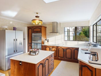 Tudor in River Glade | Waikanae Garden Area