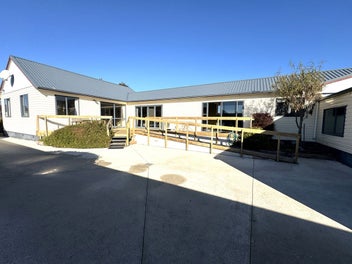 Image 1 of 33