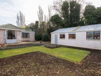 RENOVATOR'S DREAM - VALUE PLUS OPPORTUNITY!