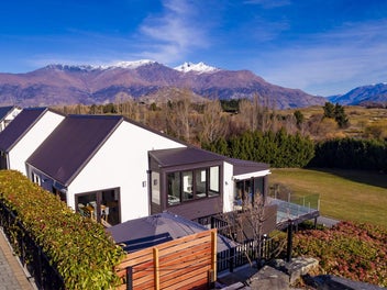 Unrivalled views, unbeatable location