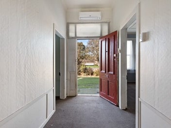 Investor Alert or Family Favourite – 4 bed home!