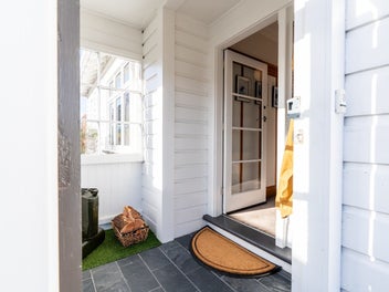 Immaculate & Move-In Ready