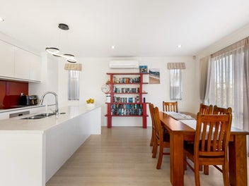 Sun, Space and Modern Family Living!