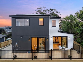 Freehold Townhouse – Modern Living Made Easy