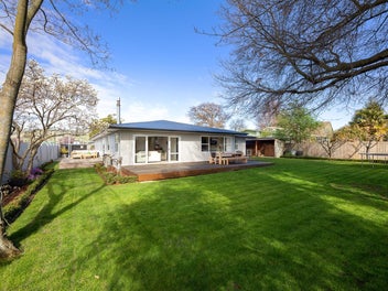 Airey, Elegant and Spacious!