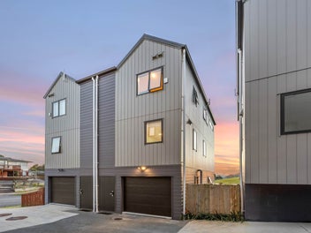 Easy Living | Views, Comfort & Style