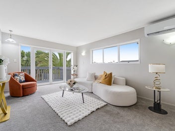 Bright & Spacious Home in Macleans