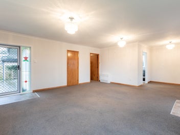 Low maintenance and centrally located