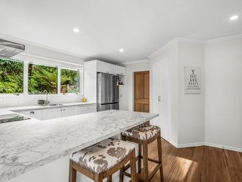 Versatile 4-Bedroom Haven with Stunning Views