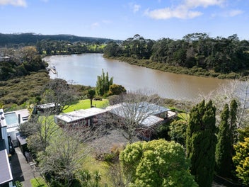 Vendor Realistic-Build your Waterfront Dream Home