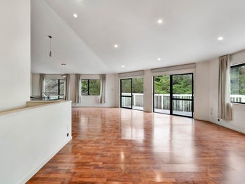 Directly Opposite Rangitoto College ~ Add-Valu...
